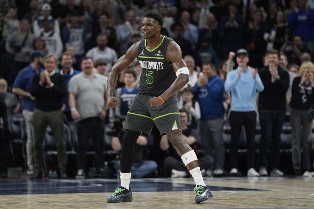 最终跻身于 最终跻身于