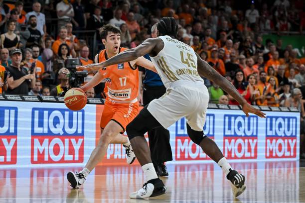 足球世界中 足球世界中